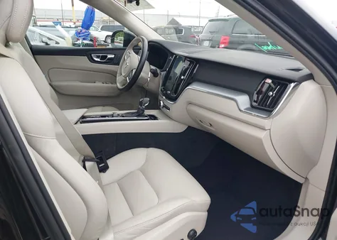 2019 Volvo Xc60 T6 Momentum из США, поврежденный, VIN LYVA22RK8KB229949